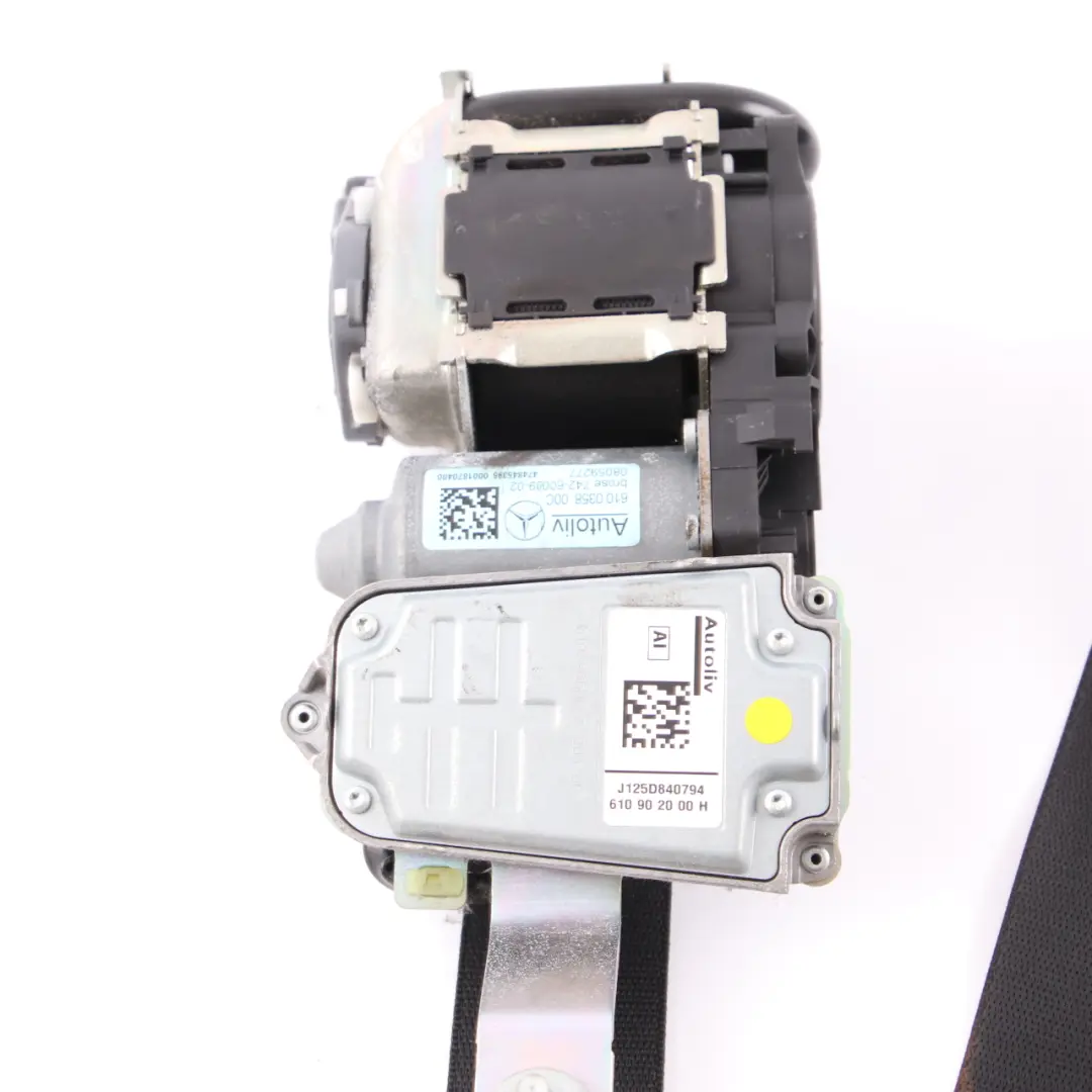 Cintura superiore anteriore destra nera per Mercedes W212 con numero di parte A2128606685 Mercedes W212 Cintura superiore anteriore destra nera - SKU A2128606685 - Numero di parte A2128606685