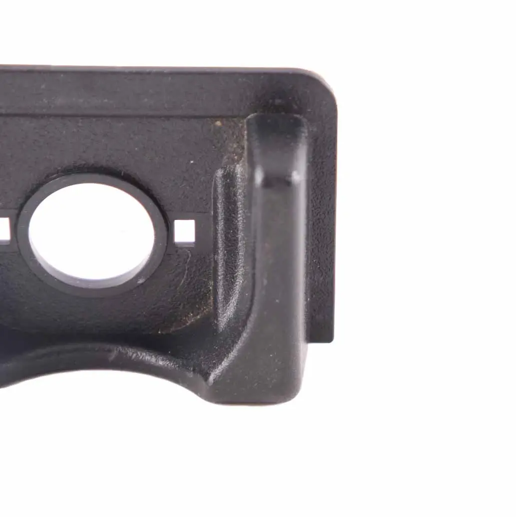 Mercedes W212 Trunk Boot Gancho Embellecedor Soporte Trasero - SKU A2128680048 - Número de pieza A2128680048