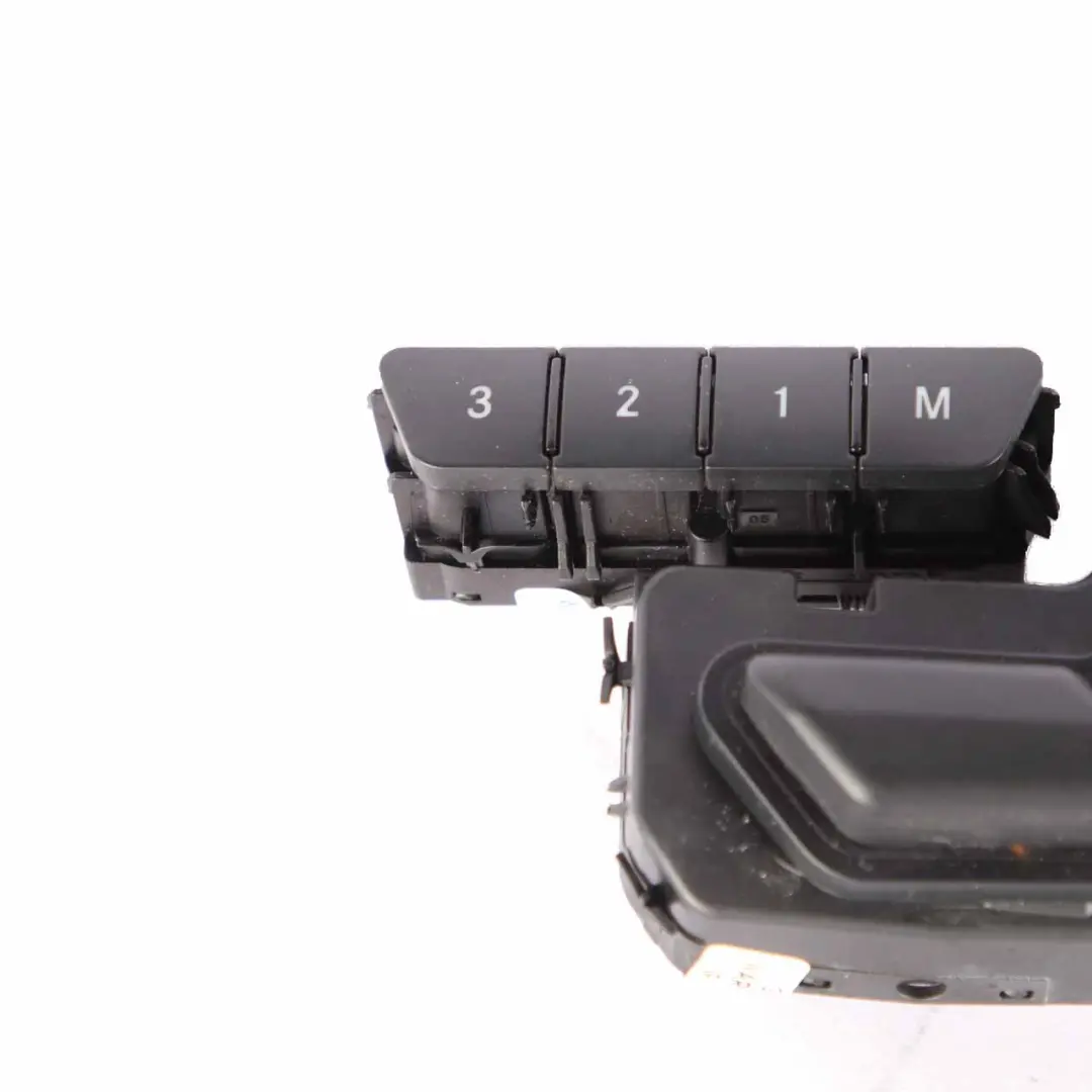 Mercedes W204 W212 W218 Interruptor Asiento Delantero Derecho - SKU A2128700558 - Número de pieza A2128700558