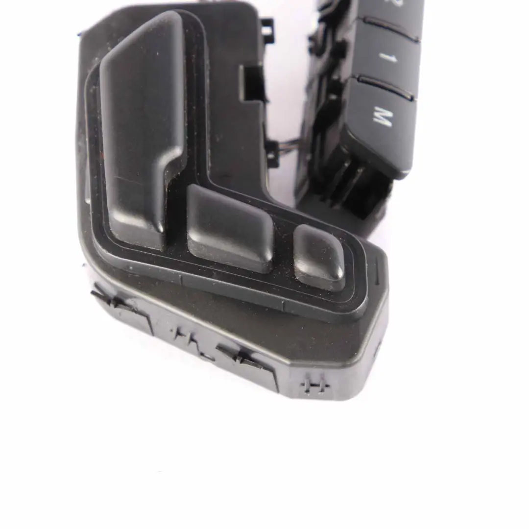 Mercedes W204 W212 W218 Interruptor Asiento Delantero Derecho - SKU A2128700558 - Número de pieza A2128700558