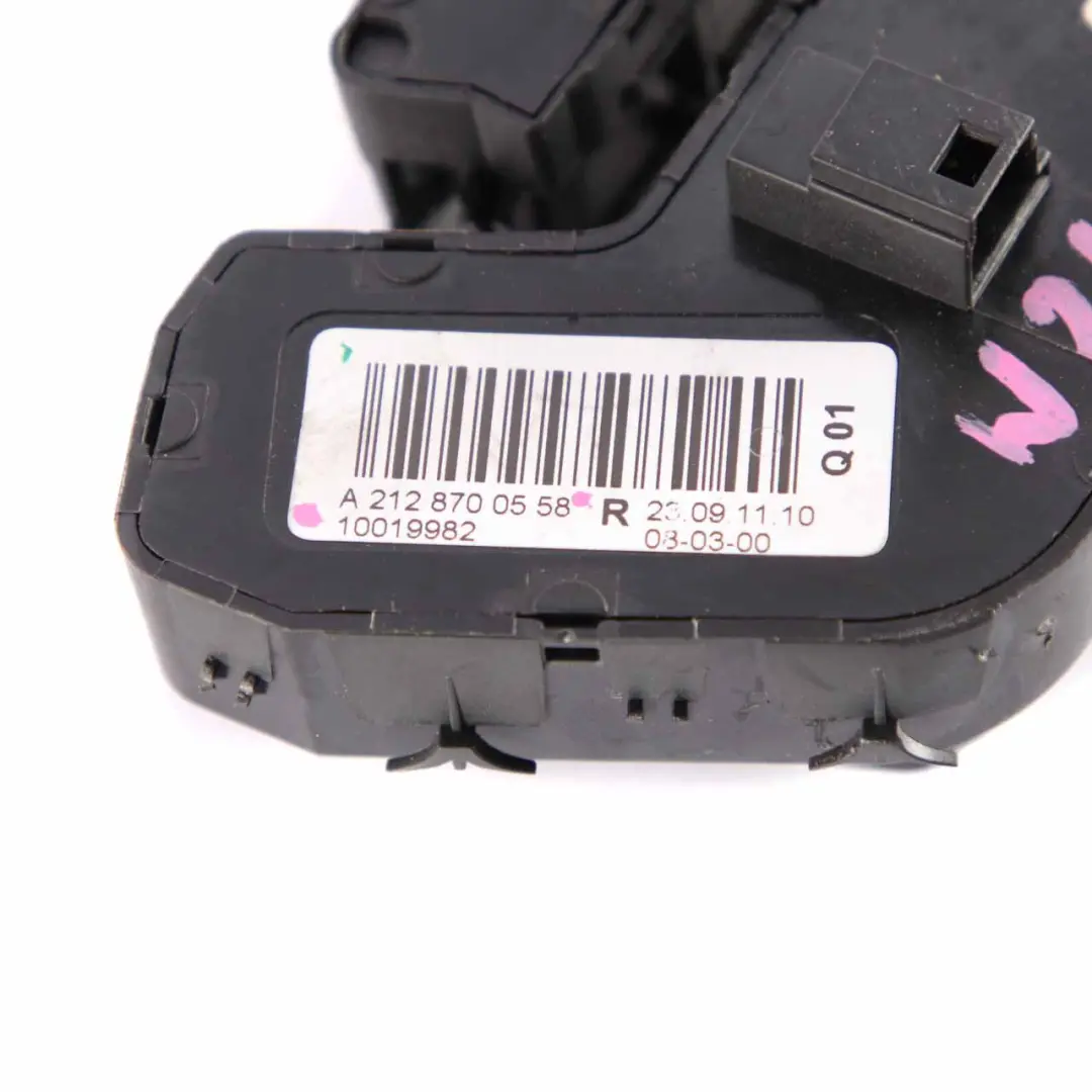 Mercedes W204 W212 W218 Interruptor Asiento Delantero Derecho - SKU A2128700558 - Número de pieza A2128700558