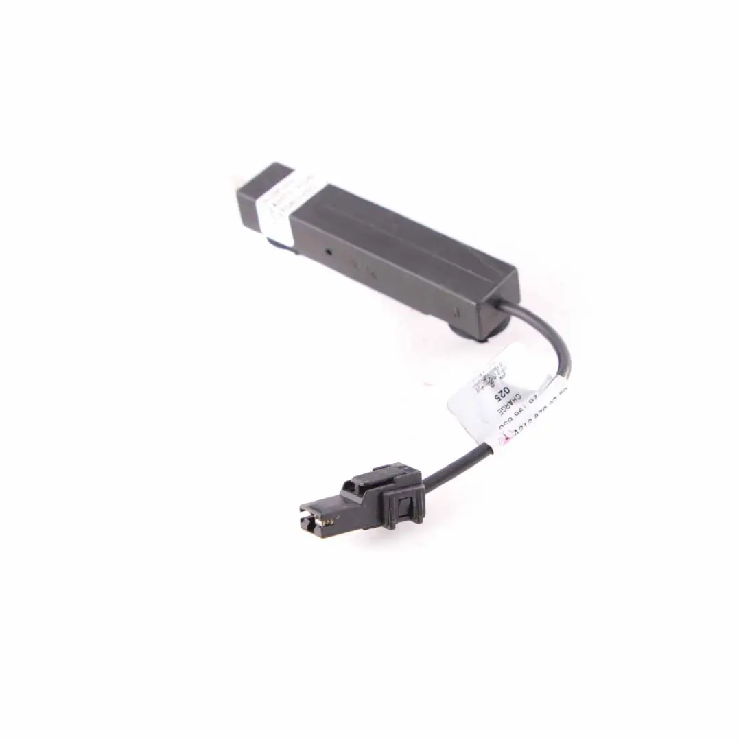 Amplificatore d'antenna Mercedes S212 Filtro di soppressione trappola d'onda per con numero di parte A2128703789 Amplificatore d'antenna Mercedes S212 Filtro di soppressione trappola d'onda - SKU A2128703789 - Numero di parte A2128703789