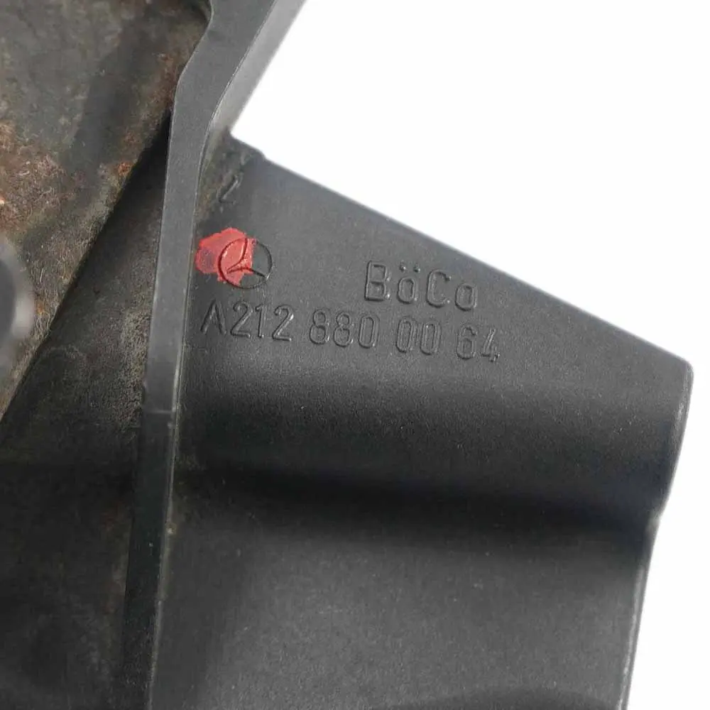  Fermo Cofano Mercedes W212 Blocco Motore Chiusura Sicurezza - SKU A2128800064 - Numero di parte A2128800064
