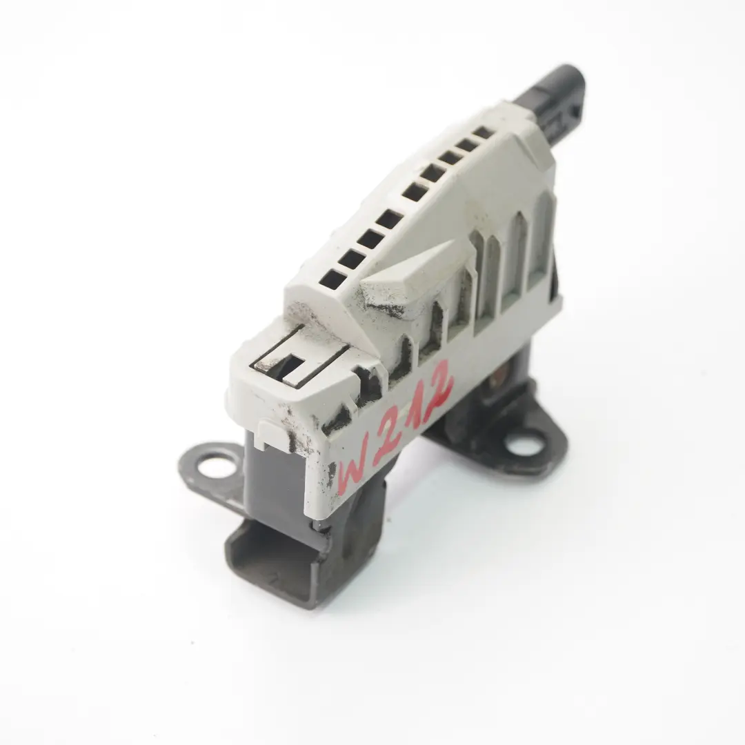 Cierre Capó Mercedes W212 Capó Motor Seguro para con número de pieza A2128800160 Cierre Capó Mercedes W212 Capó Motor Seguro - SKU A2128800160-1 - Número de pieza A2128800160