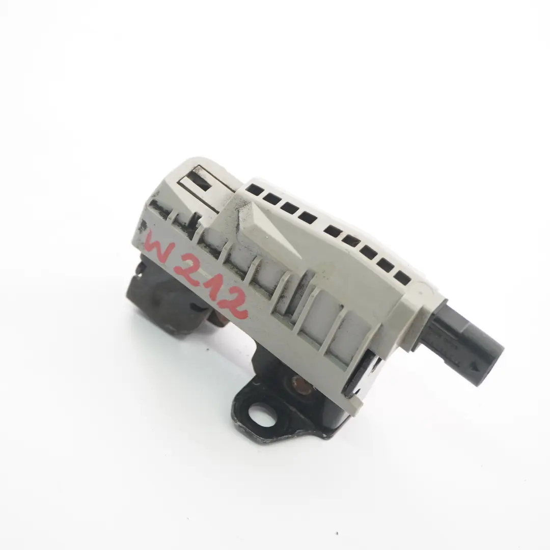 Cierre Capó Mercedes W212 Capó Motor Seguro para con número de pieza A2128800160 Cierre Capó Mercedes W212 Capó Motor Seguro - SKU A2128800160-1 - Número de pieza A2128800160