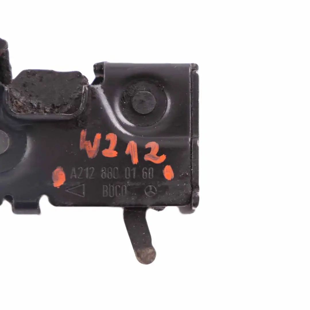  Bloccaggio Cofano Mercedes W212 Cofano Motore Gancio Sicurezza - SKU A2128800160 - Numero di parte A2128800160