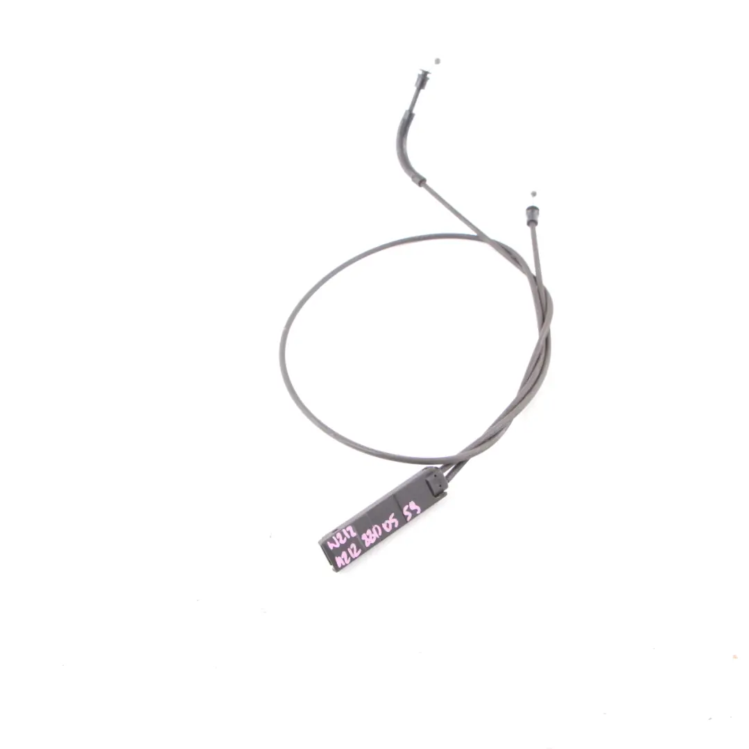 Cavo rilascio cofano Mercedes W212 W218 Cavo Bowden al cofano per con numero di parte A2128800559 Cavo rilascio cofano Mercedes W212 W218 Cavo Bowden al cofano - SKU A2128800559 - Numero di parte A2128800559