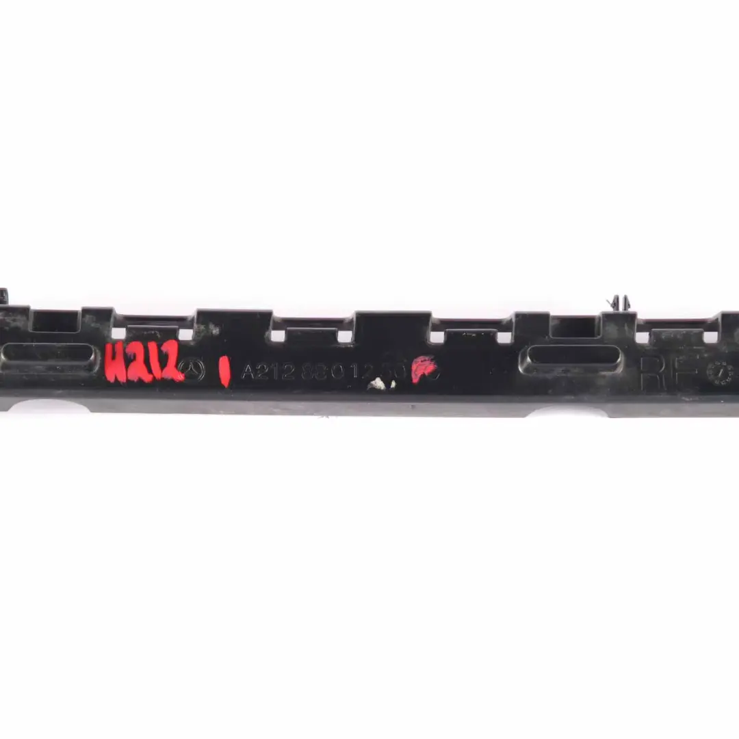 Mercedes W212 Stoßstangenhalterung Hinten Rechts Mount Rail Trim - SKU A2128801230 - Teilenummer A2128801230