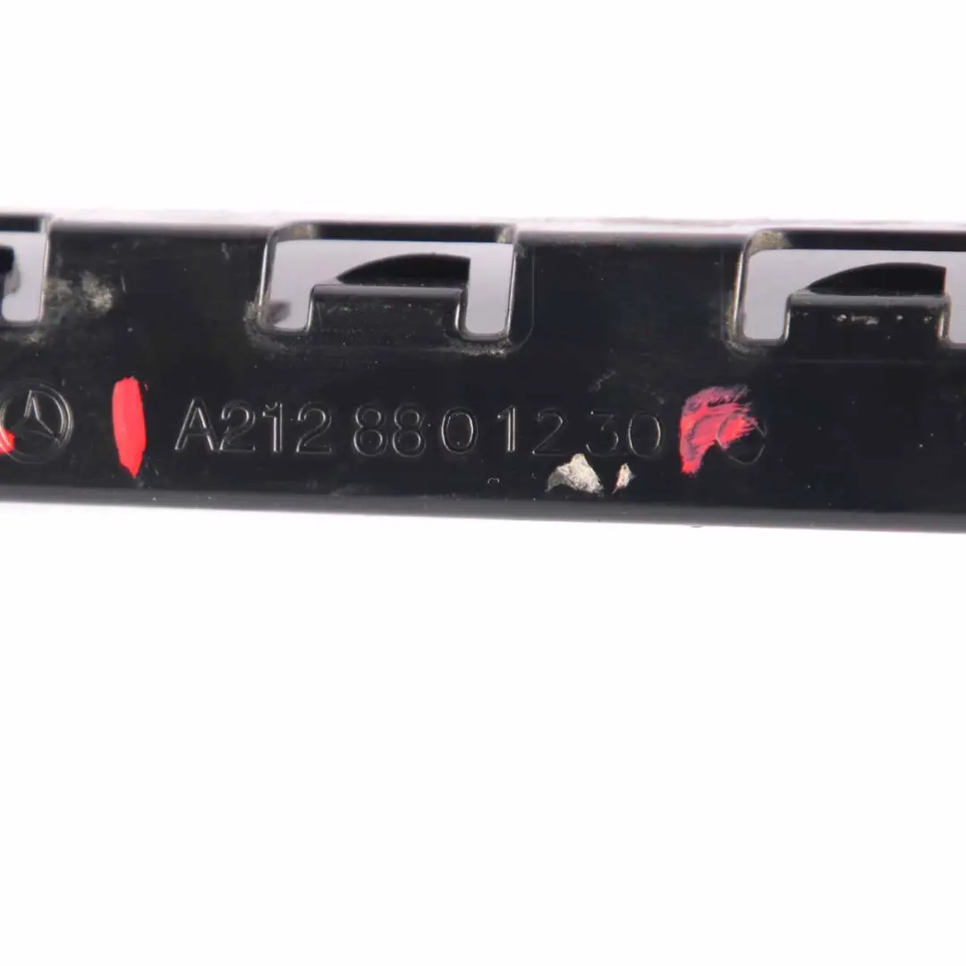 Mercedes W212 Stoßstangenhalterung Hinten Rechts Mount Rail Trim - SKU A2128801230 - Teilenummer A2128801230
