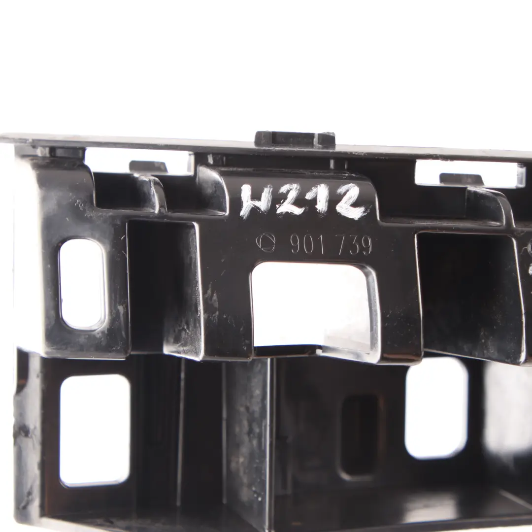 Mercedes W212 Soporte parachoques trasero embellecedor izquierdo - SKU A2128801903 - Número de pieza A2128801903