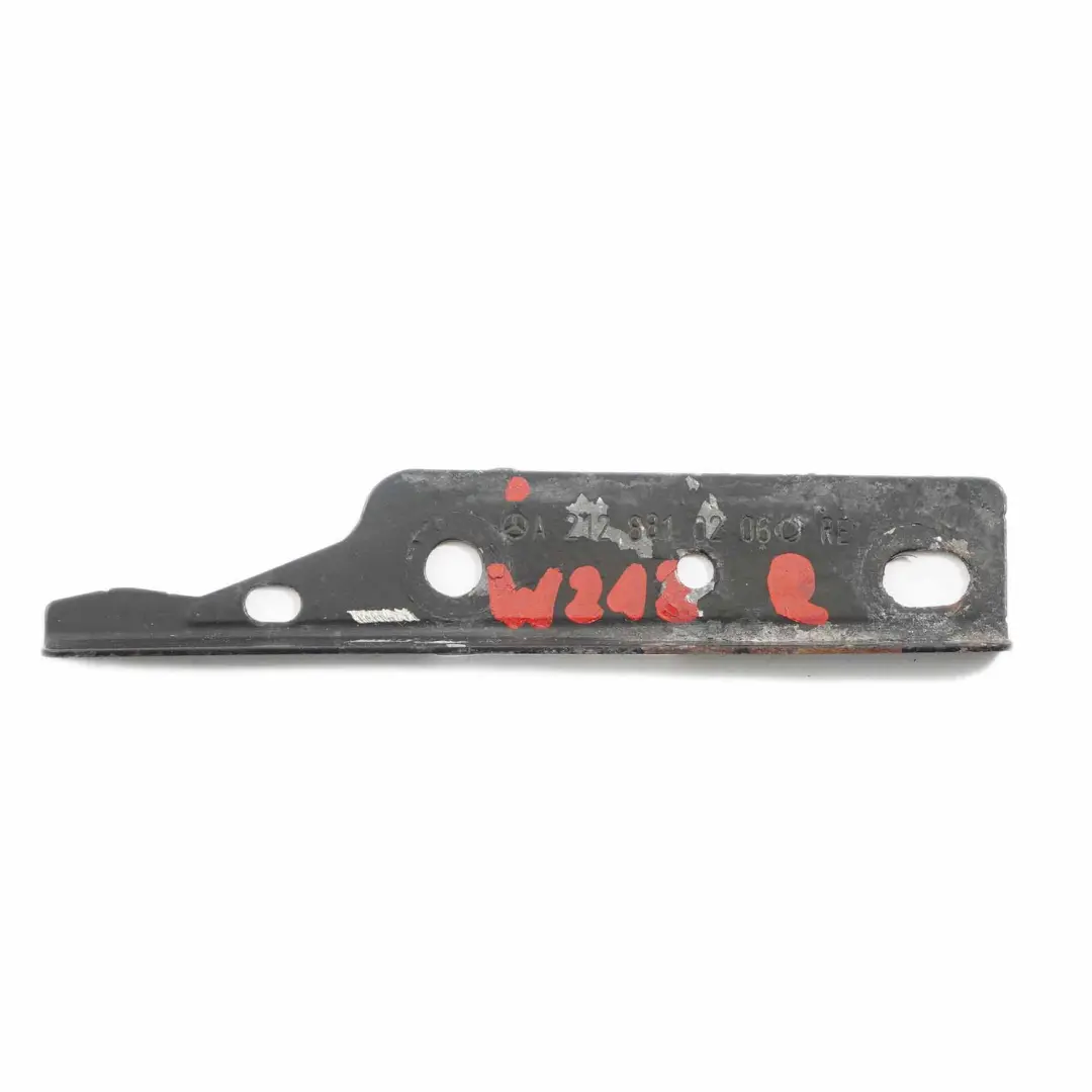Mercedes W212 Support de montage de garniture droite - SKU A2128810206 - Numéro de pièce A2128810206