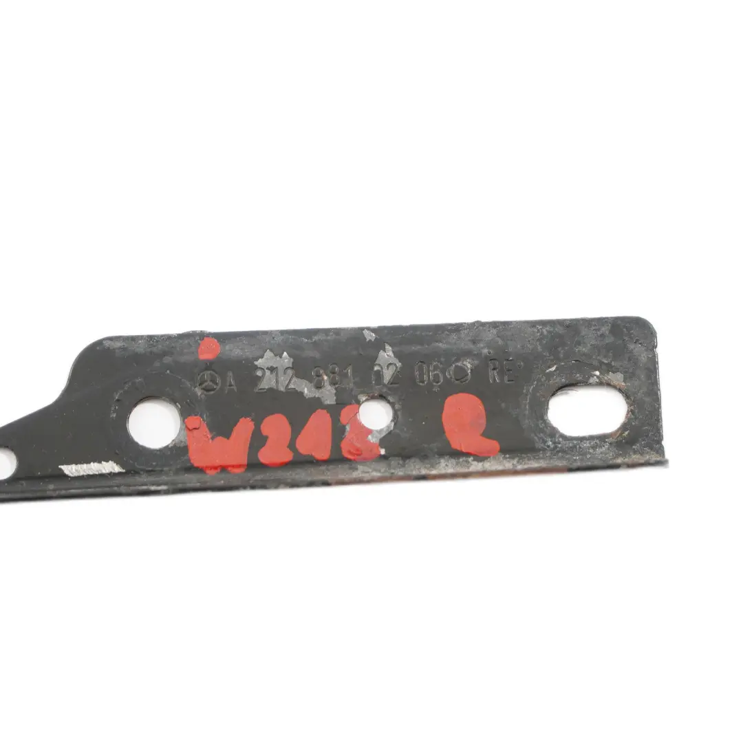  Staffa paraurti anteriore Mercedes W212 Supporto per montaggio finiture destra - SKU A2128810206 - Numero di parte A2128810206