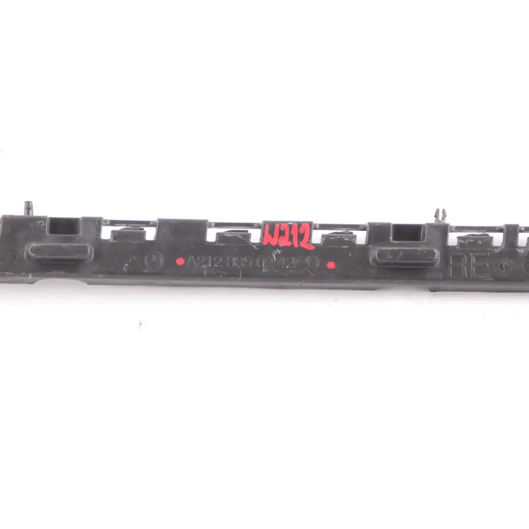 Mercedes W212 Parachoques Trasero Soporte Montaje Portador Derecho - SKU A2128850242 - Número de pieza A2128850242