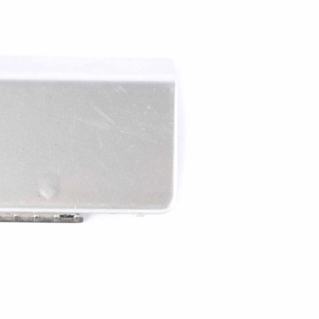 Copertura Gancio Paraurti Posteriore Argento - 775 per Mercedes W212 con numero di parte A2128850426 Mercedes W212 Copertura Gancio Paraurti Posteriore Argento - 775 - SKU A2128850426-IRS - Numero di parte A2128850426