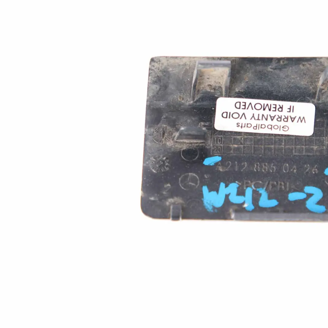 Mercedes W212 Cubierta Anilla Remolque Para Parachoques Plata - 775 - SKU A2128850426-IRS - Número de pieza A2128850426