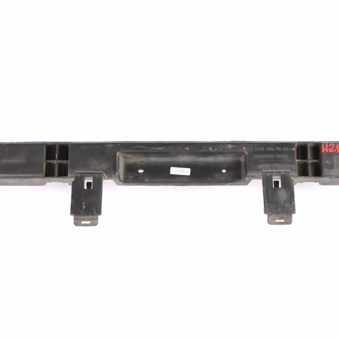 Supporto Staffa Paraurti Posteriore per Mercedes W212 con numero di parte A2128850565 Mercedes W212 Supporto Staffa Paraurti Posteriore - SKU A2128850565 - Numero di parte A2128850565