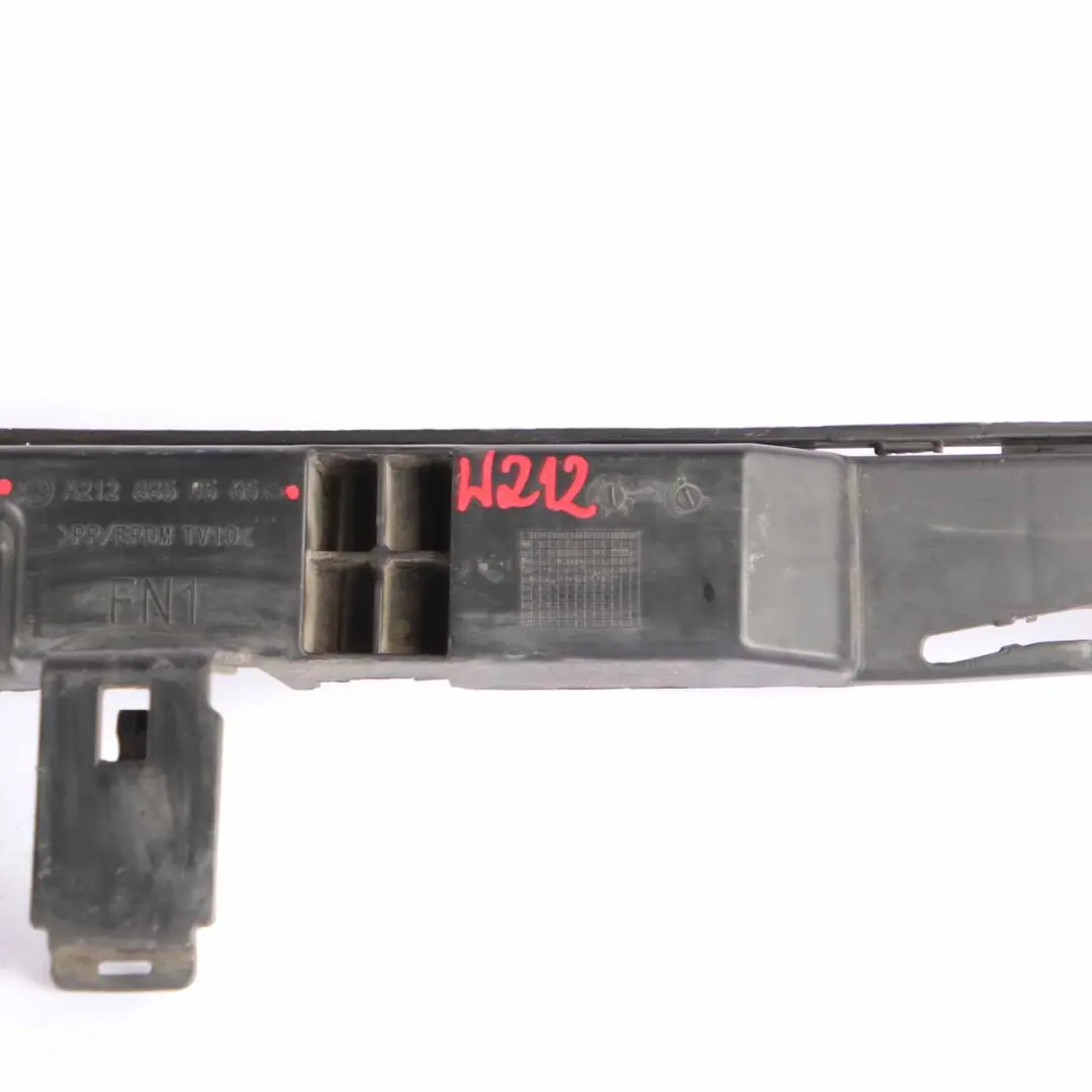 Mercedes W212 Supporto Staffa Paraurti Posteriore - SKU A2128850565 - Numero di parte A2128850565