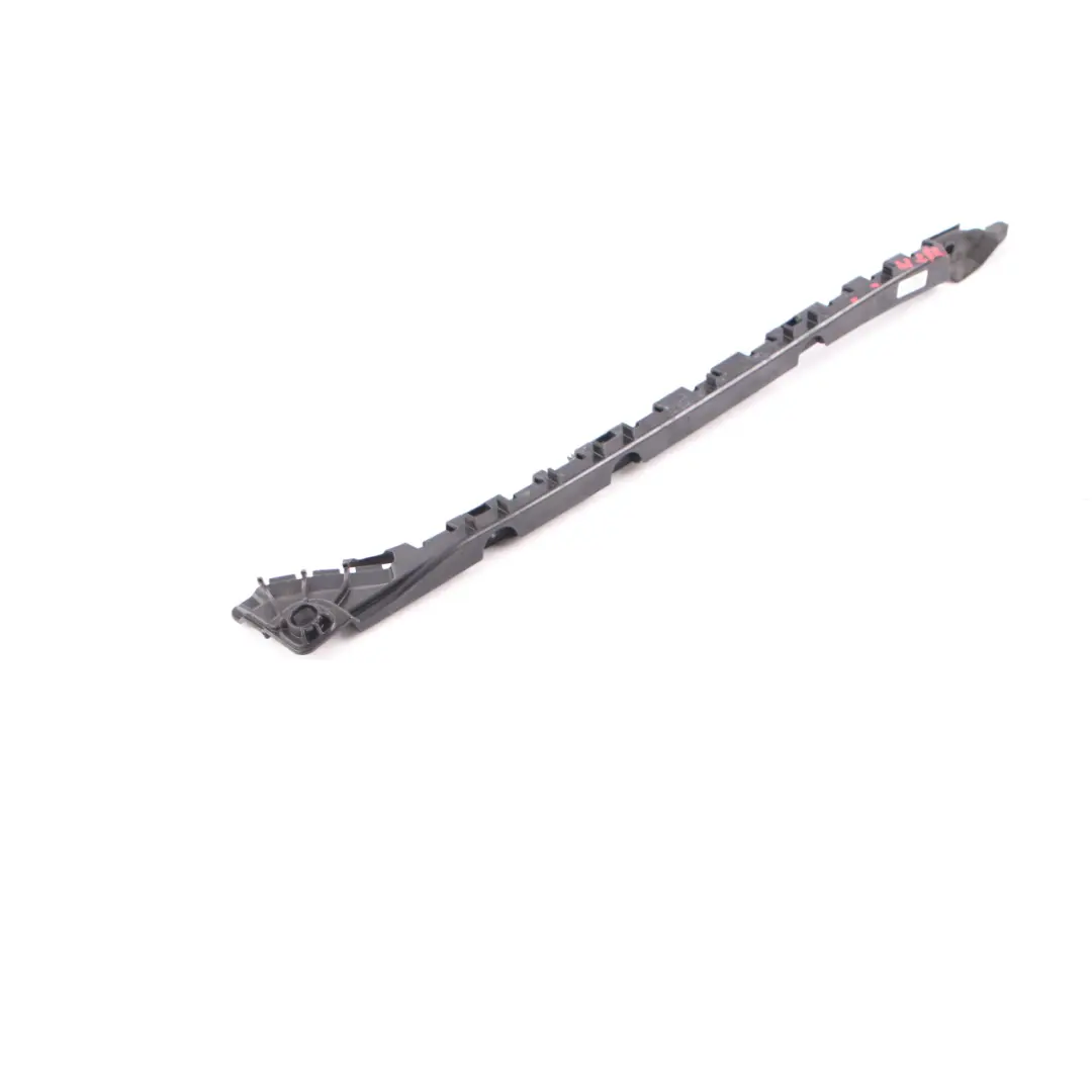 Staffa supporto paraurti posteriore sinistra montaggio guida Trim per Mercedes W212 con numero di parte A2128850763 Mercedes W212 Staffa supporto paraurti posteriore sinistra montaggio guida Trim - SKU A2128850763 - Numero di parte A2128850763