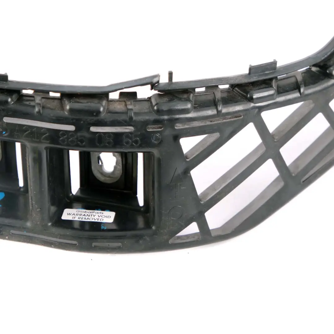 Mercedes W212 Parachoques trasero derecho Soporte montaje cojinete - SKU A2128850865 - Número de pieza A2128850865