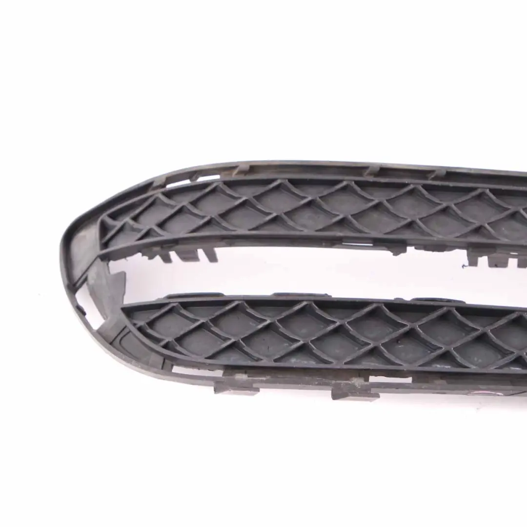 Kratka Zderzaka Halogenu Lewa Przód do Mercedes W212 o numerze A2128851723 Mercedes W212 Kratka Zderzaka Halogenu Lewa Przód - SKU A2128851723 - Numer Części A2128851723