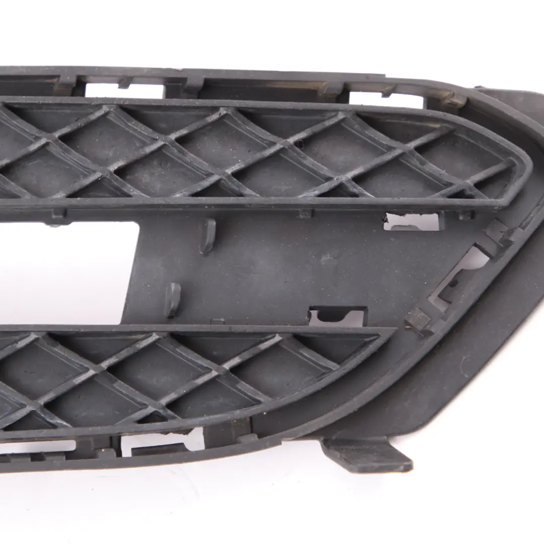 Cache Feu Jour Gauche Pour Pare Chocs Avant Calandre pour Mercedes W212 à propos du numéro de pièce A2128851723 Mercedes W212 Cache Feu Jour Gauche Pour Pare Chocs Avant Calandre - SKU A2128851723 - Numéro de pièce A2128851723