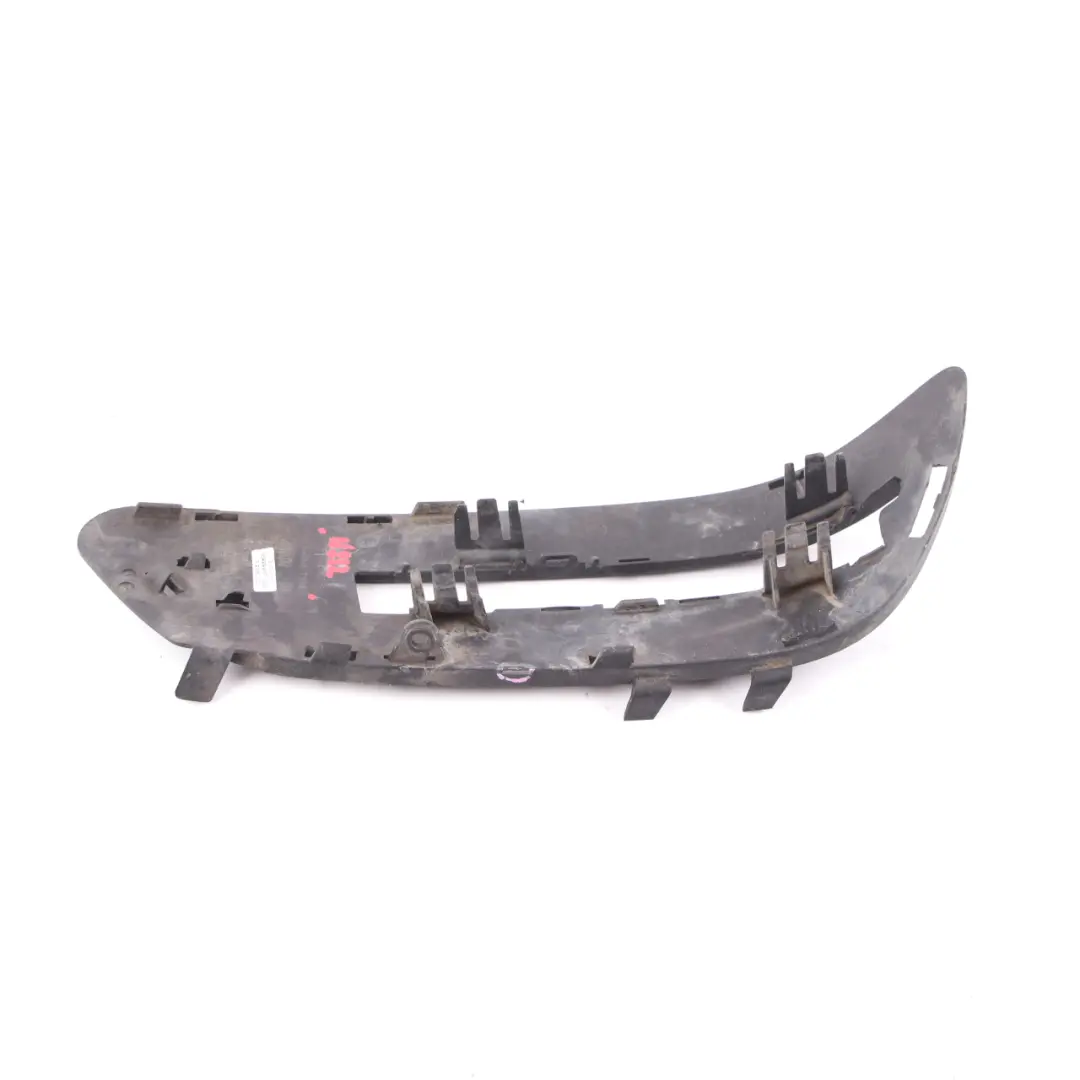 Kratka Zderzaka Halogenu Lewa Przód do Mercedes W212 o numerze A2128851723 Mercedes W212 Kratka Zderzaka Halogenu Lewa Przód - SKU A2128851723 - Numer Części A2128851723