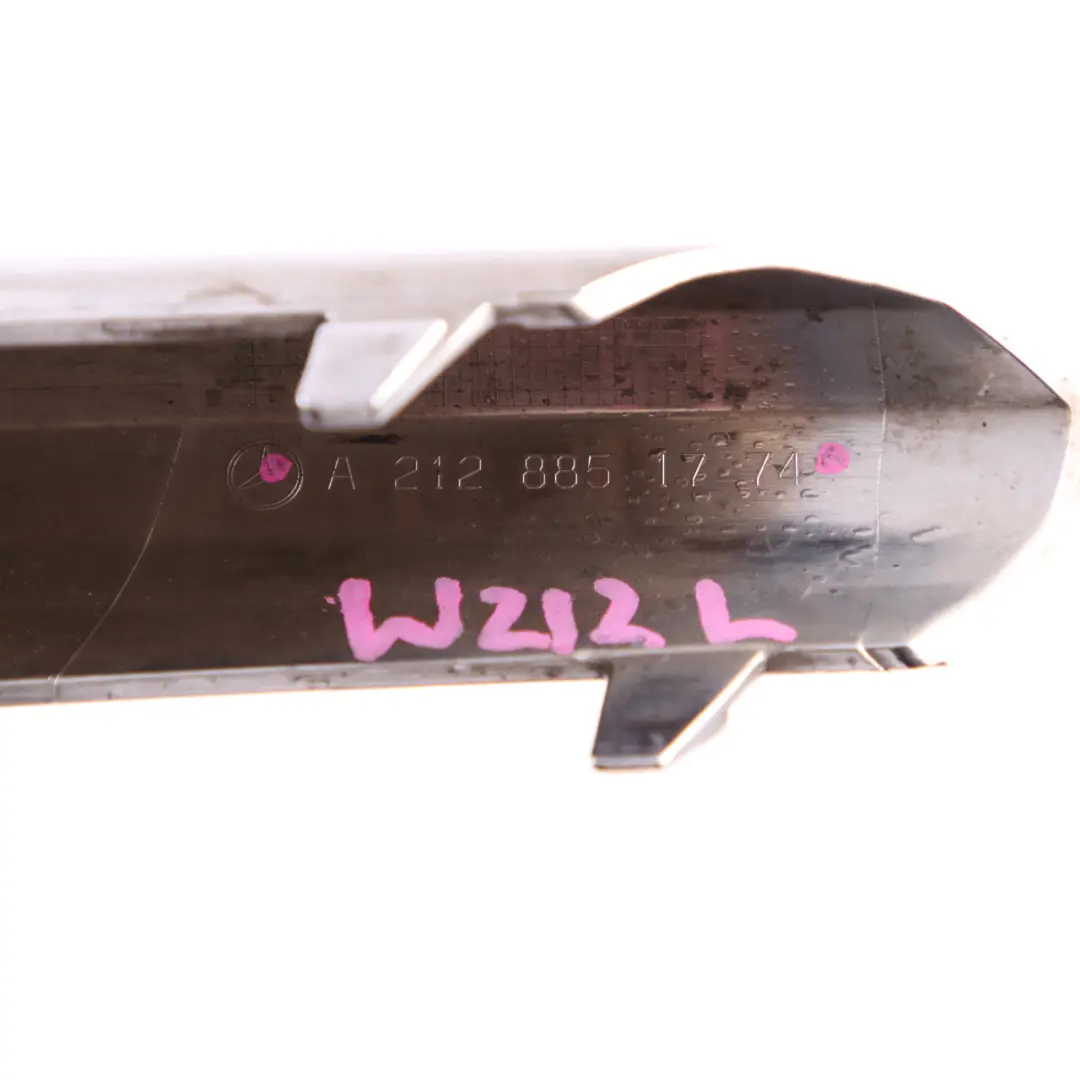 Listwa Osłona Ozdobna Lewa Chrom do Mercedes W212 o numerze A2128851774 Mercedes W212 Listwa Osłona Ozdobna Lewa Chrom - SKU A2128851774 - Numer Części A2128851774