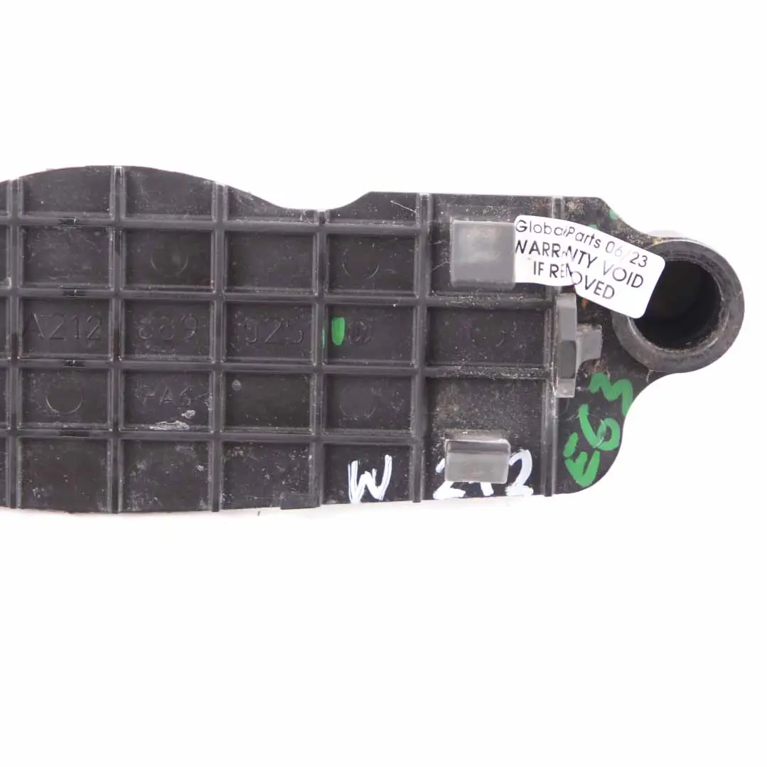  Tapa Bisagra Mercedes W204 W212 Embellecedor Capó Izquierda Derecha - SKU A2128891025 - Número de pieza A2128891025