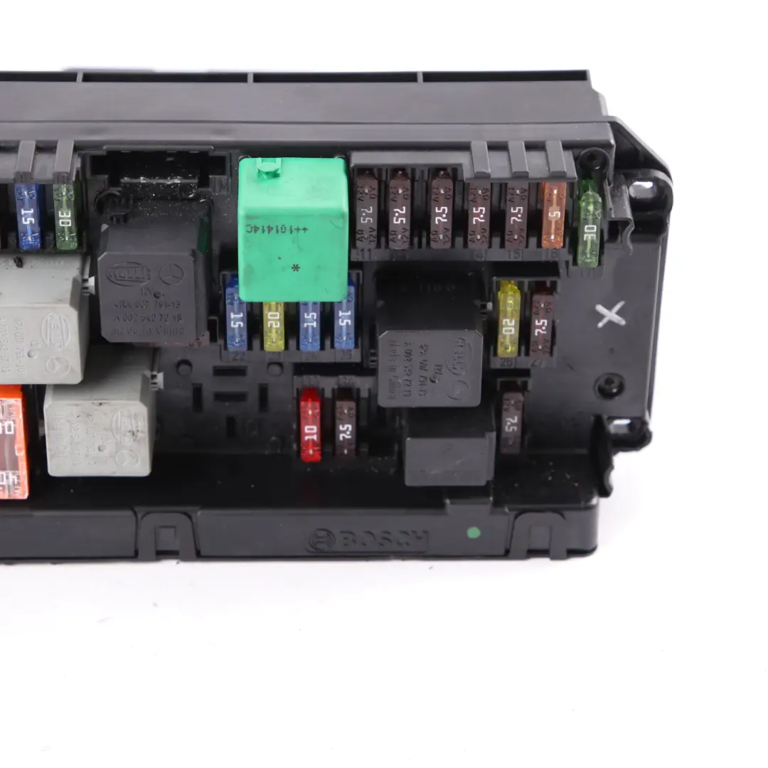 Scatola Fusibili Relè Anteriore Modulo Elettrico SAM per Mercedes W212 con numero di parte A2129000006 Mercedes W212 Scatola Fusibili Relè Anteriore Modulo Elettrico SAM - SKU A2129000006 - Numero di parte A2129000006