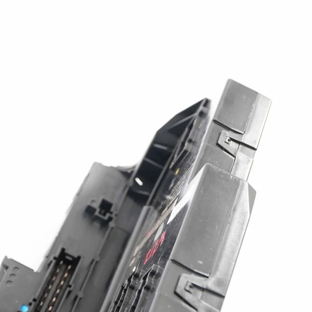 Fuse Box Rear SAM Relay Control Unit Module to Mercedes W212 with Part number A2129001306 Mercedes W212 Fuse Box Rear SAM Relay Control Unit Module - SKU A2129001306 - Part number A2129001306