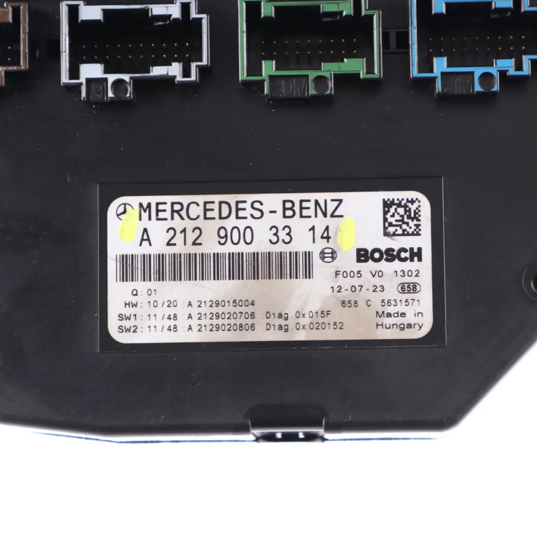 Front Fuse Box Relay Control Unit SAM Module to Mercedes W204 with Part number A2129003314 Mercedes W204 Front Fuse Box Relay Control Unit SAM Module - SKU A2129003314 - Part number A2129003314