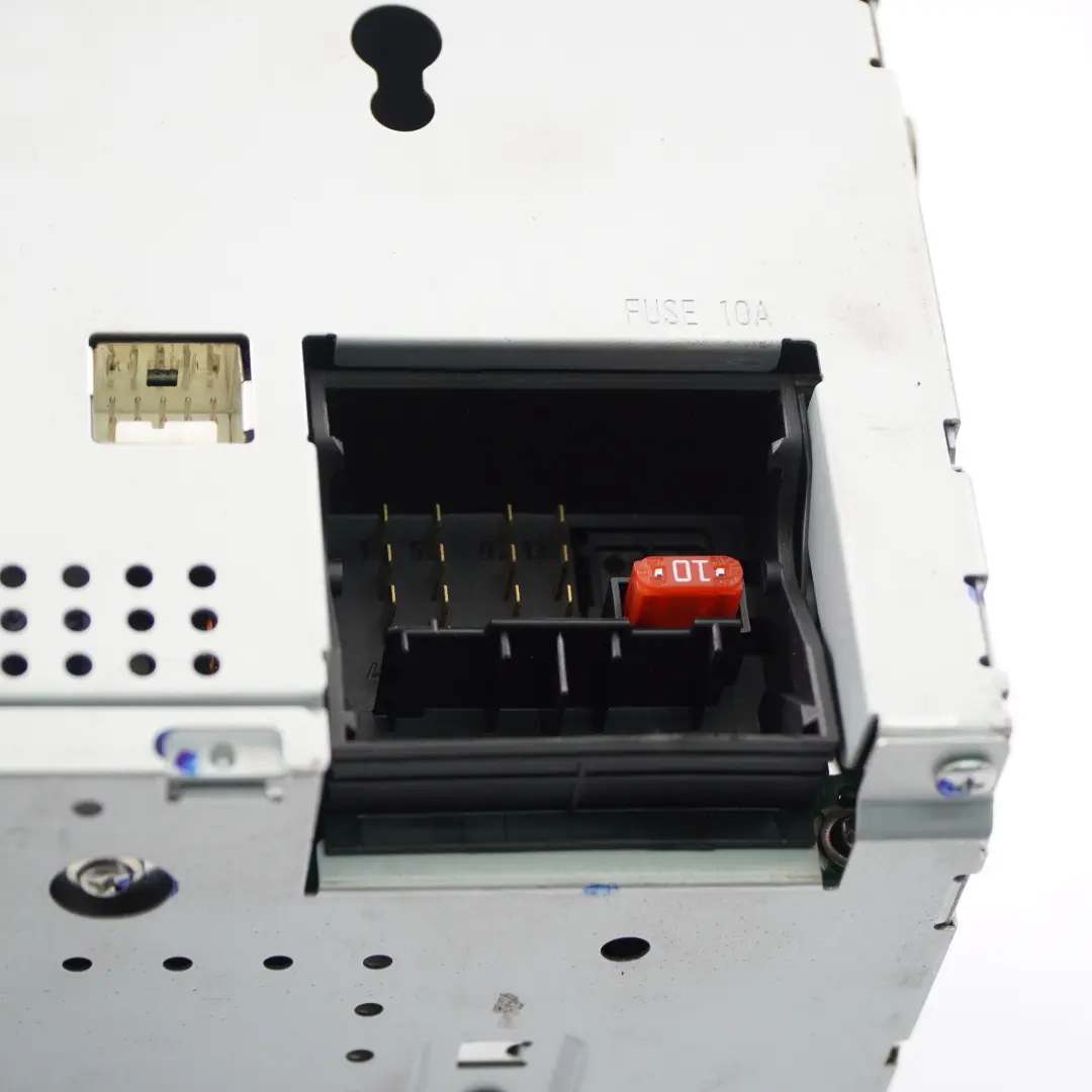 Radio Audio 20 Odtwarzacz CD Stereo Audio do Mercedes W212 o numerze A2129003908 Mercedes W212 Radio Audio 20 Odtwarzacz CD Stereo Audio - SKU A2129003908-1 - Numer Części A2129003908