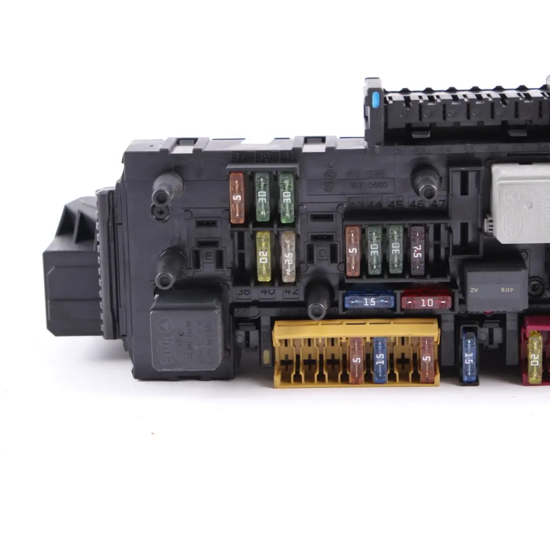 Sicherungskasten hinten SAM Relais Steuergerät Modul für Mercedes W212 mit Teilenummer A2129003922 Mercedes W212 Sicherungskasten hinten SAM Relais Steuergerät Modul - SKU A2129003922 - Teilenummer A2129003922