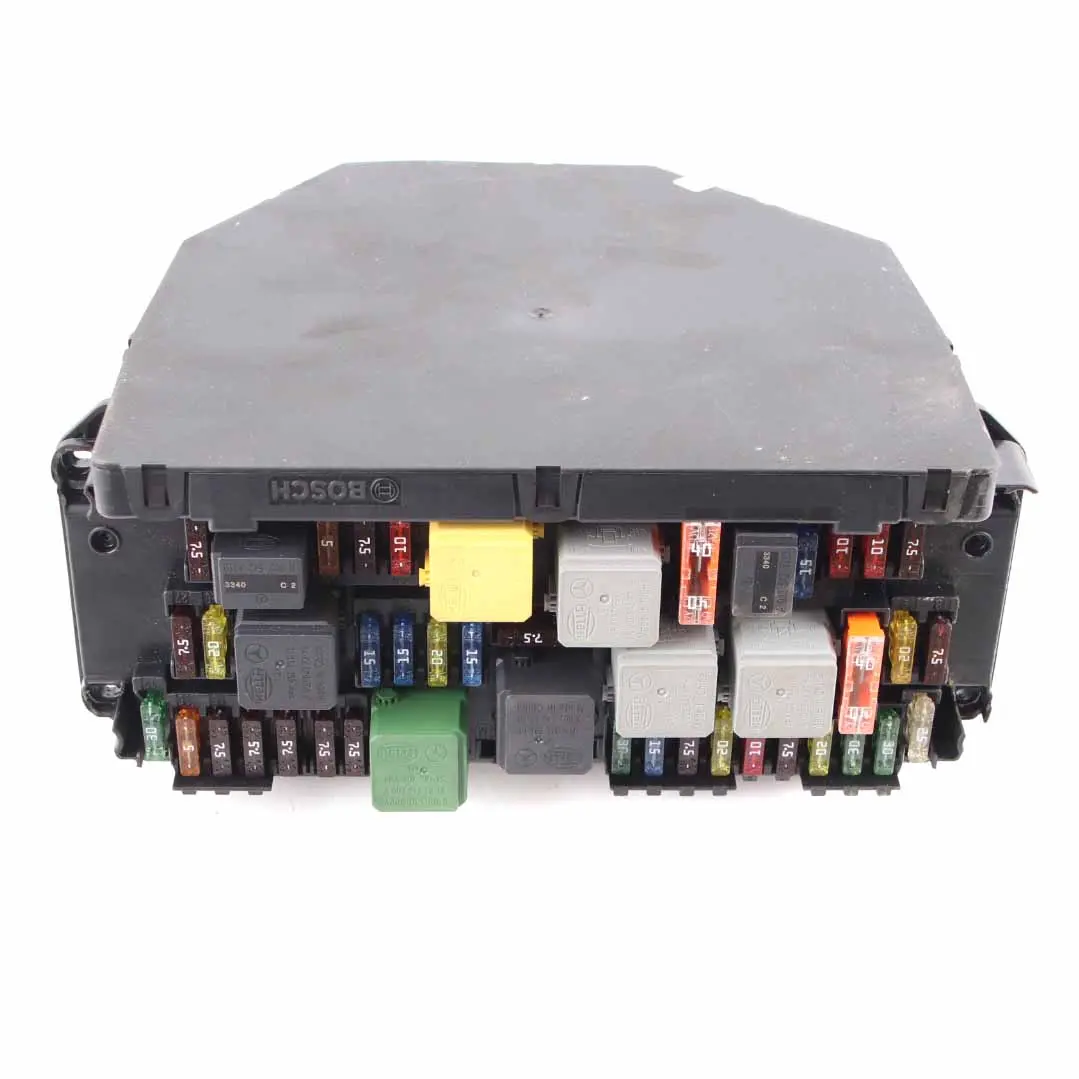 Sicherungskasten Relais Steuereinheit Modul SAM für Mercedes W212 mit Teilenummer A2129004025 Mercedes W212 Sicherungskasten Relais Steuereinheit Modul SAM - SKU A2129004025 - Teilenummer A2129004025