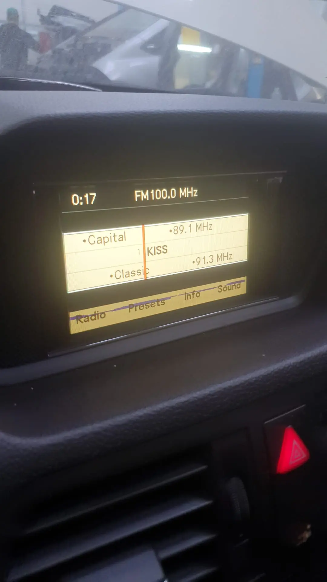 Displayanzeige Information Navigation Armaturenbrett für Mercedes W212 mit Teilenummer A2129004900 Mercedes W212 Displayanzeige Information Navigation Armaturenbrett - SKU A2129004900-1 - Teilenummer A2129004900