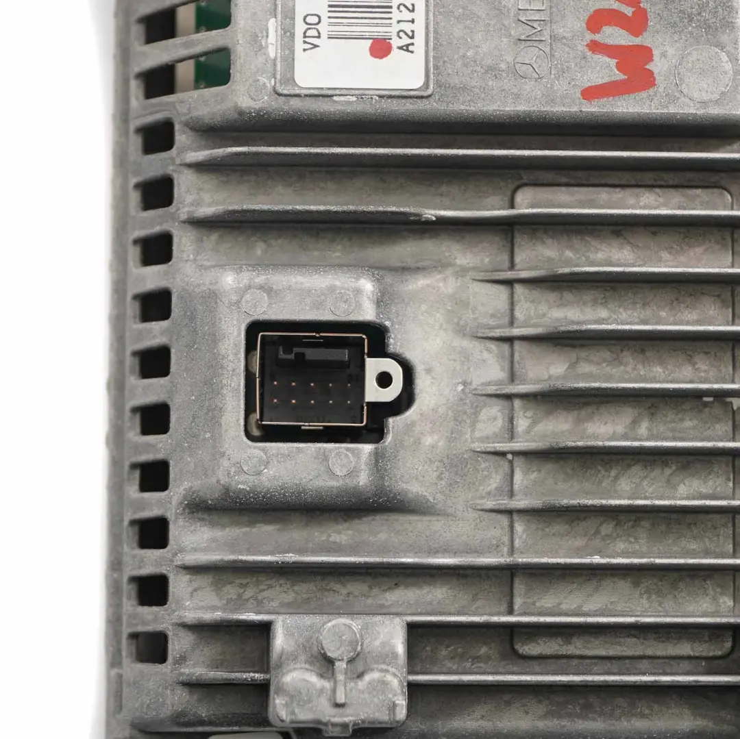 Écran d'Affichage Information Navigation Tableau Bord pour Mercedes W212 à propos du numéro de pièce A2129004900 Mercedes W212 Écran d'Affichage Information Navigation Tableau Bord - SKU A2129004900 - Numéro de pièce A2129004900