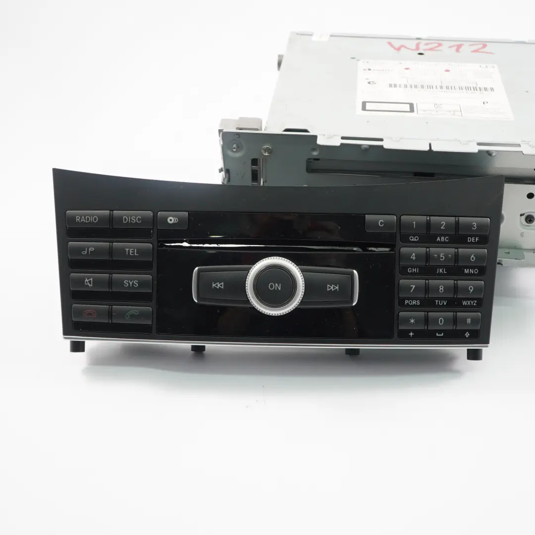 Audio 20 Lettore Cd Audio Stereo Radio Head Unit per Mercedes W212 con numero di parte A2129005010 Mercedes W212 Audio 20 Lettore Cd Audio Stereo Radio Head Unit - SKU A2129005010 - Numero di parte A2129005010