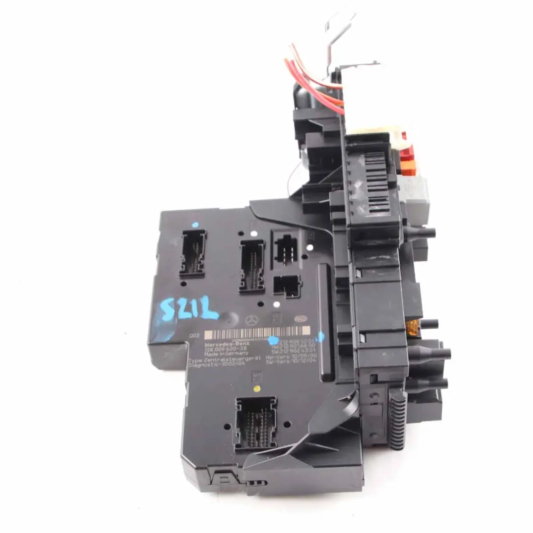 Fuse Box Rear Relay Control Unit Module SAM to Mercedes W212 Estate with Part number A2129005201 Mercedes W212 Estate Fuse Box Rear Relay Control Unit Module SAM - SKU A2129005201 - Part number A2129005201