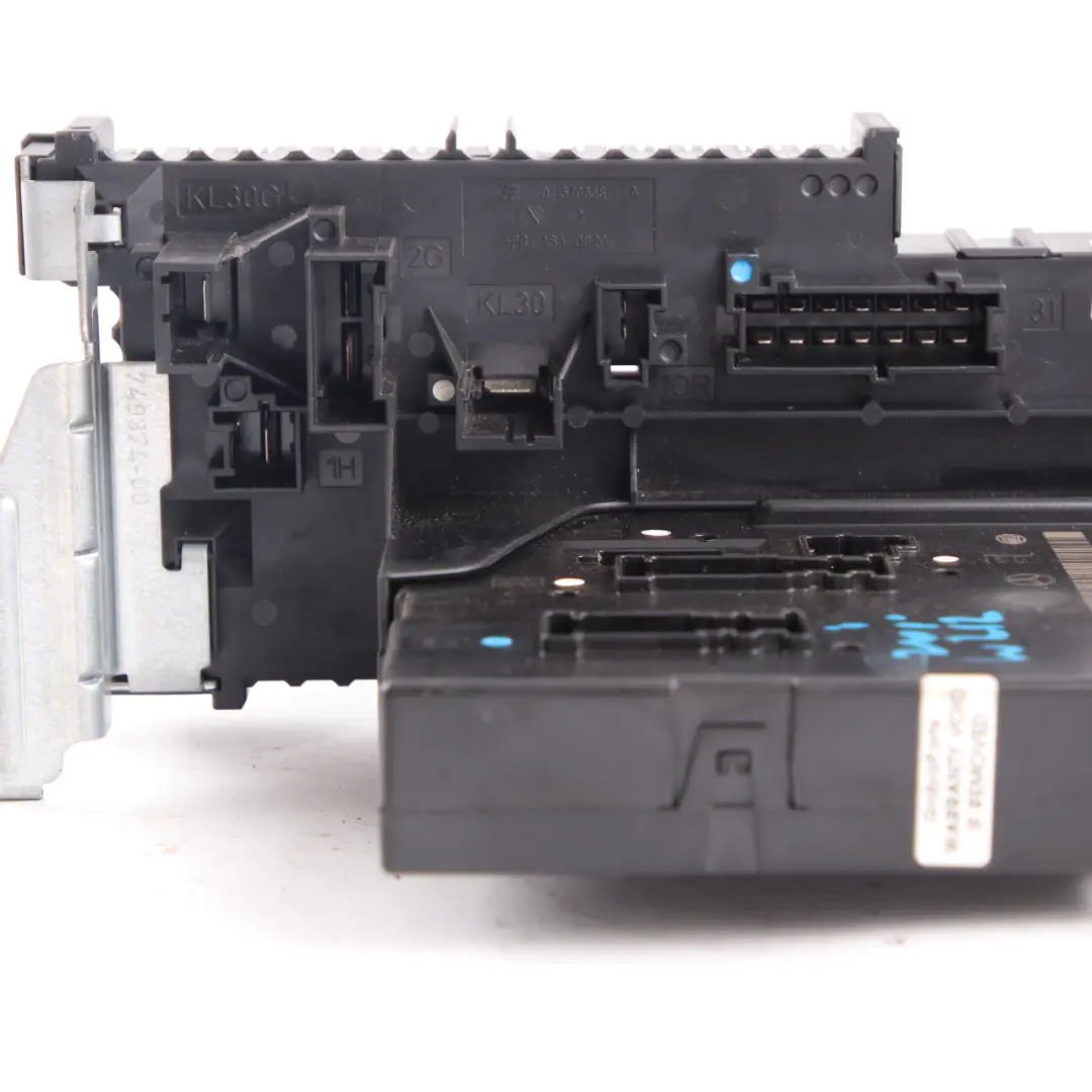 W207 Fuse Junction Box Relay Control Unit Module SAM to Mercedes with Part number A2129005401 Mercedes W207 Fuse Junction Box Relay Control Unit Module SAM - SKU A2129005401 - Part number A2129005401