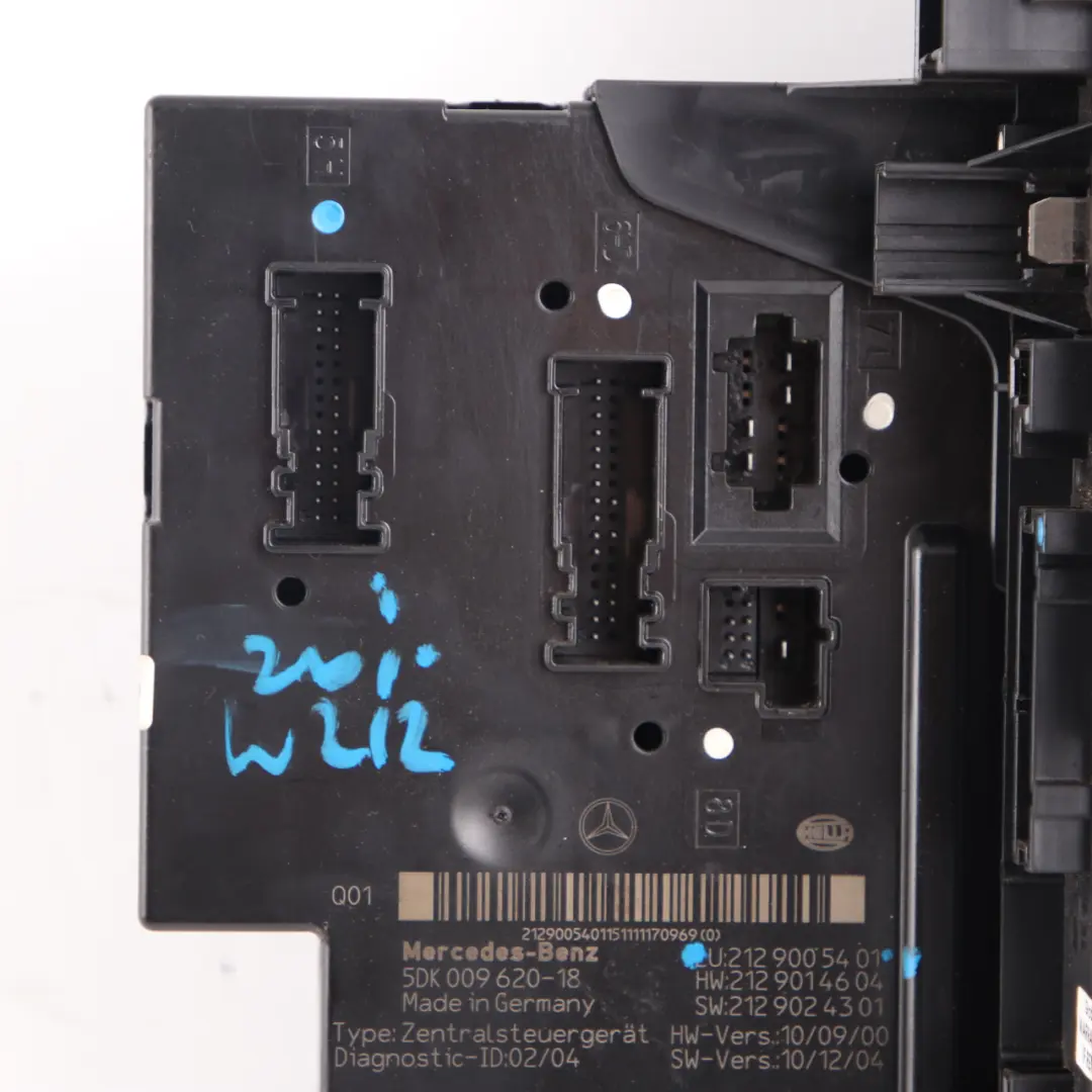 W207 Fuse Junction Box Relay Control Unit Module SAM to Mercedes with Part number A2129005401 Mercedes W207 Fuse Junction Box Relay Control Unit Module SAM - SKU A2129005401 - Part number A2129005401