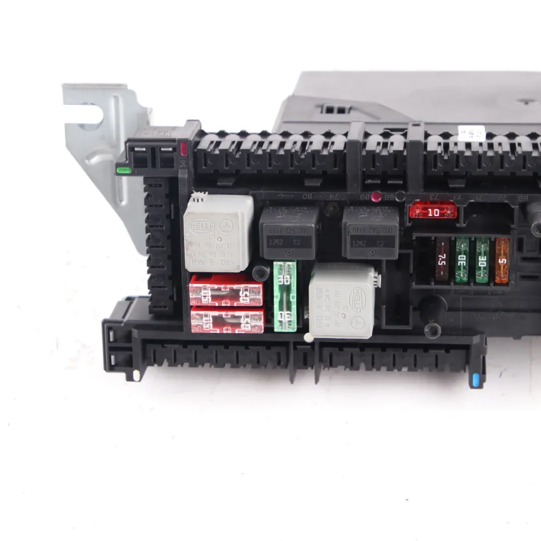 W207 Fuse Junction Box Relay Control Unit Module SAM to Mercedes with Part number A2129005401 Mercedes W207 Fuse Junction Box Relay Control Unit Module SAM - SKU A2129005401 - Part number A2129005401