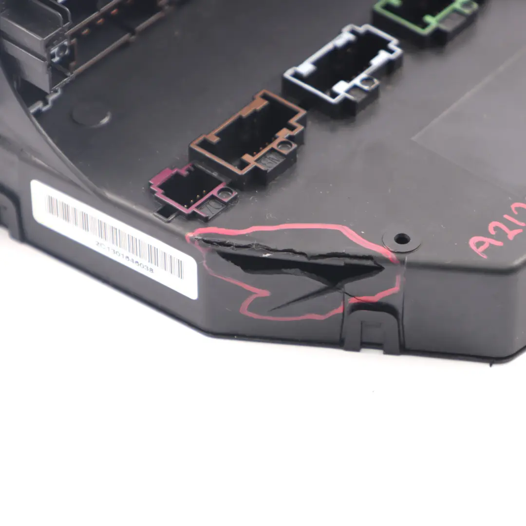 Mercedes W204 SAM Módulo Caja de Fusibles Relé Unidad de Control - SKU A2129005722-1 - Número de pieza A2129005722