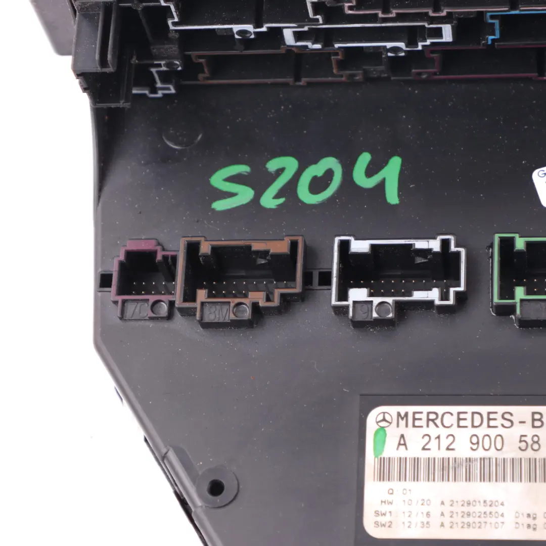 Fuse Box Mercedes W204 Front SAM SRB Module Fuse Relay Box Unit to with Part number A2129005822 Fuse Box Mercedes W204 Front SAM SRB Module Fuse Relay Box Unit - SKU A2129005822 - Part number A2129005822