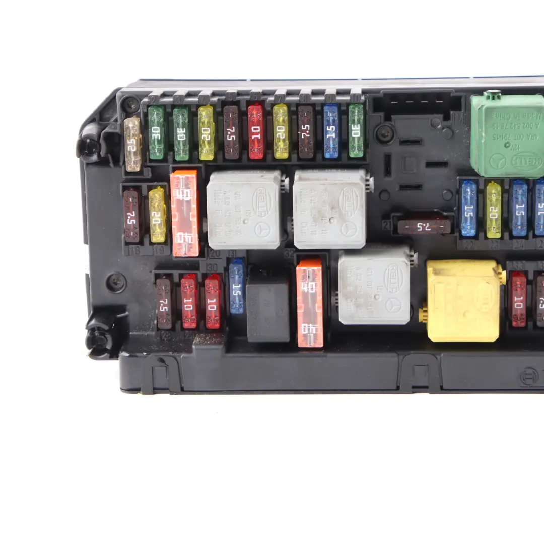 Module Commande SAM Relais Boîte Fusibles pour Mercedes W204 à propos du numéro de pièce A2129005912 Mercedes W204 Module Commande SAM Relais Boîte Fusibles - SKU A2129005912 - Numéro de pièce A2129005912