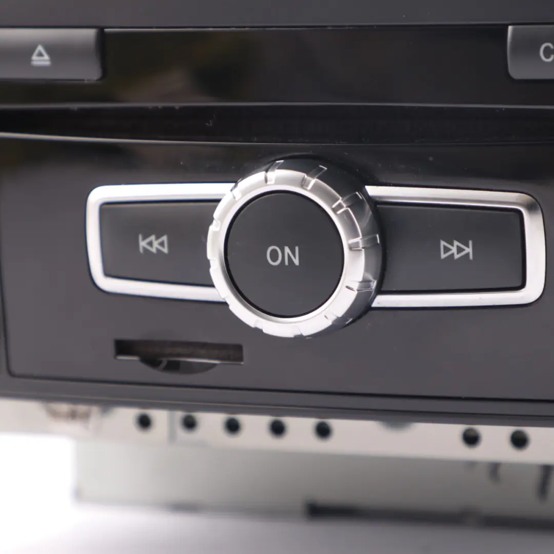 Radio Comand Contrôle Module Unité navigation pour Mercedes C207 W212 à propos du numéro de pièce A2129007225 Mercedes C207 W212 Radio Comand Contrôle Module Unité navigation - SKU A2129007225 - Numéro de pièce A2129007225