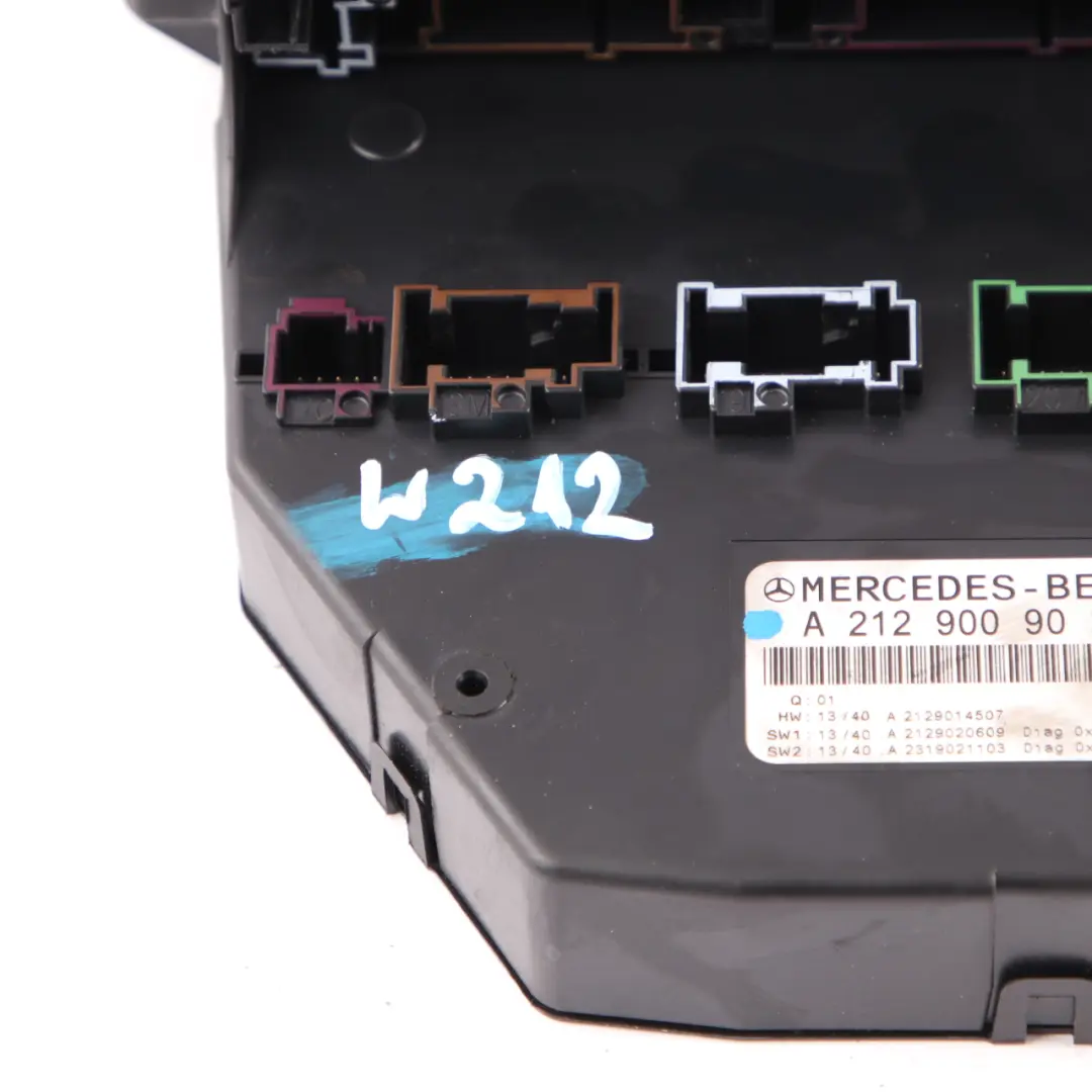 Mercedes W212 Caja Fusibles Delantera Relé Unidad Control Módulo SAM - SKU A2129009025 - Número de pieza A2129009025