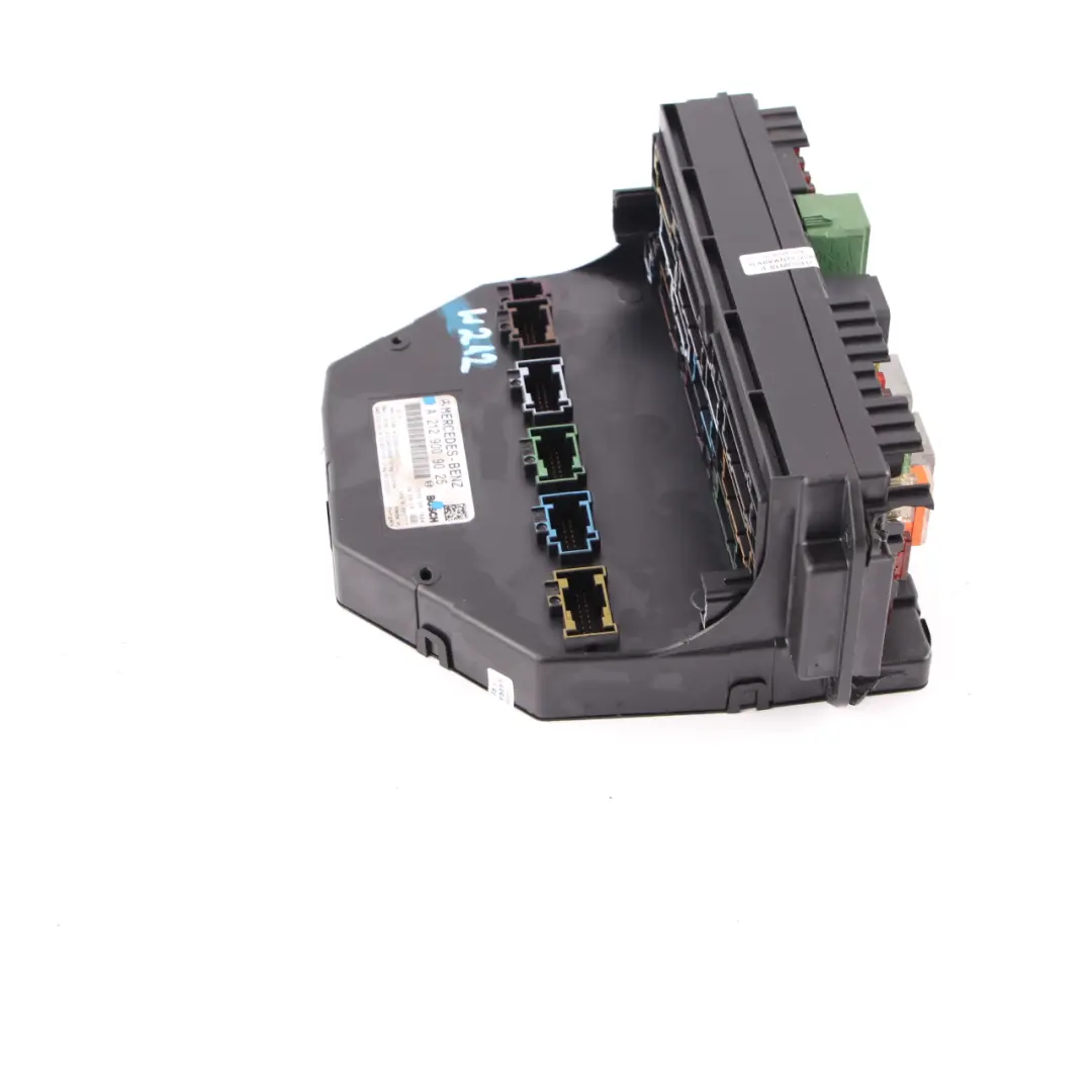 Boîte fusibles avant Relais Unité contrôle Module SAM pour Mercedes W212 à propos du numéro de pièce A2129009025 Mercedes W212 Boîte fusibles avant Relais Unité contrôle Module SAM - SKU A2129009025 - Numéro de pièce A2129009025