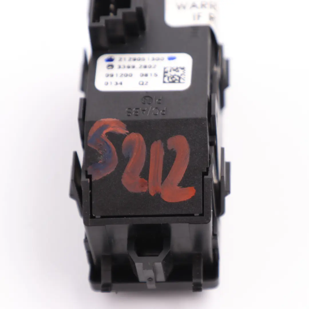 Interrupteur De Feux De Détresse ESP pour Mercedes S212 à propos du numéro de pièce A2129051300 Mercedes S212 Interrupteur De Feux De Détresse ESP - SKU A2129051300 - Numéro de pièce A2129051300