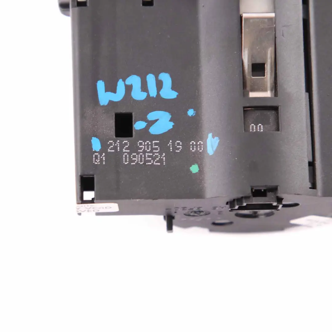 Interruttore fari Pulsante unità per Mercedes W212 con numero di parte A2129051900 Mercedes W212 Interruttore fari Pulsante unità - SKU A2129051900 - Numero di parte A2129051900