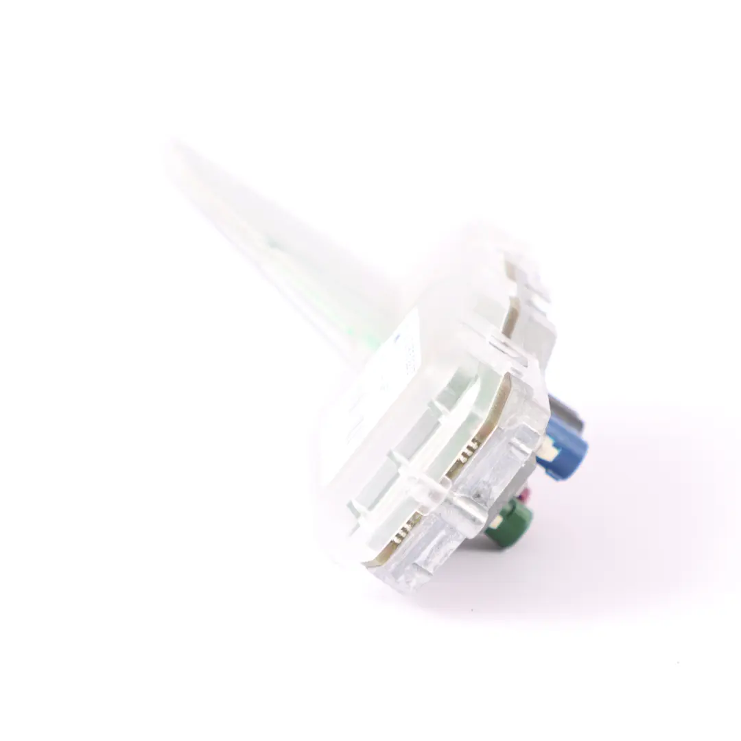Antenna da tetto Mercedes C117 W212 C218 W246 Unità antenna Shark per con numero di parte A2129052207 Antenna da tetto Mercedes C117 W212 C218 W246 Unità antenna Shark - SKU A2129052207 - Numero di parte A2129052207